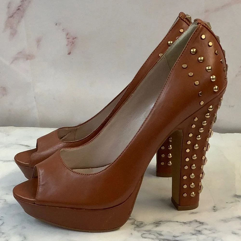NWT Vince Camuto High Heel Brown Size 8.5